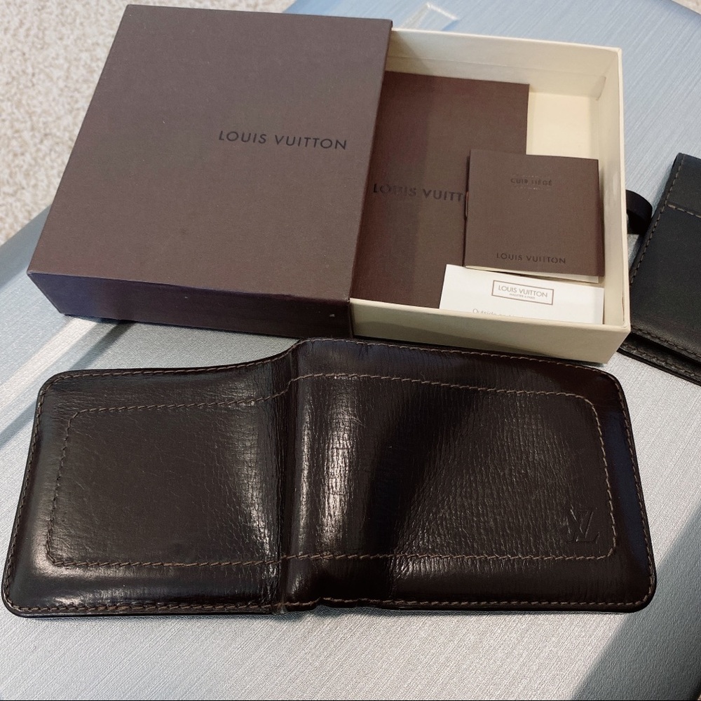 Authentic LV Leather Wallet - Picture 5 of 6